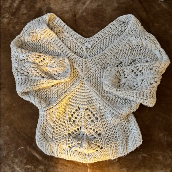 Q Off-the-Shoulder Knit Sweater - Picture 2 of 7